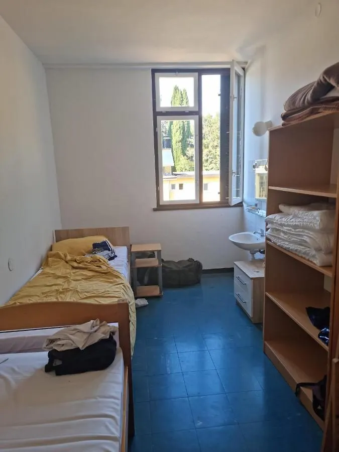 Youth Hostel Pinesta Novigrad  0*, Novigrad (Istria) Croatia