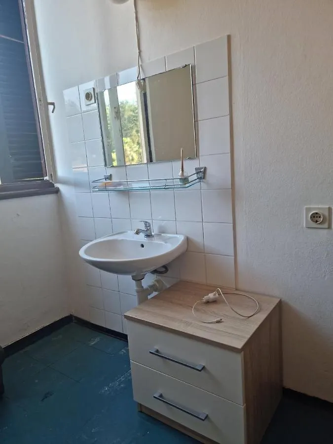 Youth Hostel Pinesta Novigrad Istria