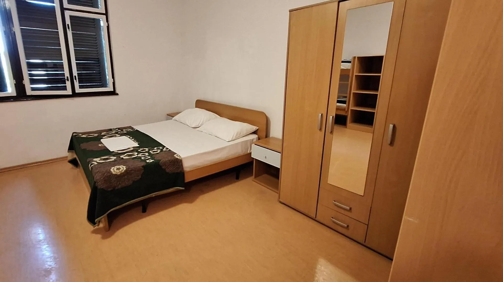 Youth Hostel Pinesta Novigrad Istria Hırvatistan