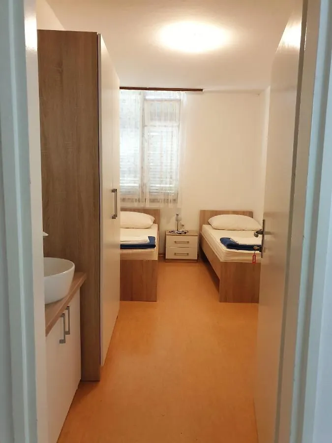 Youth Hostel Pinesta Novigrad  0*, Novigrad (Istria) Croatia
