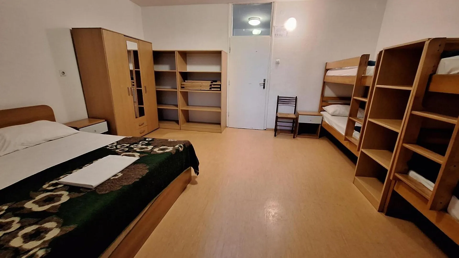 Youth Hostel Pinesta Novigrad Istria 0*,