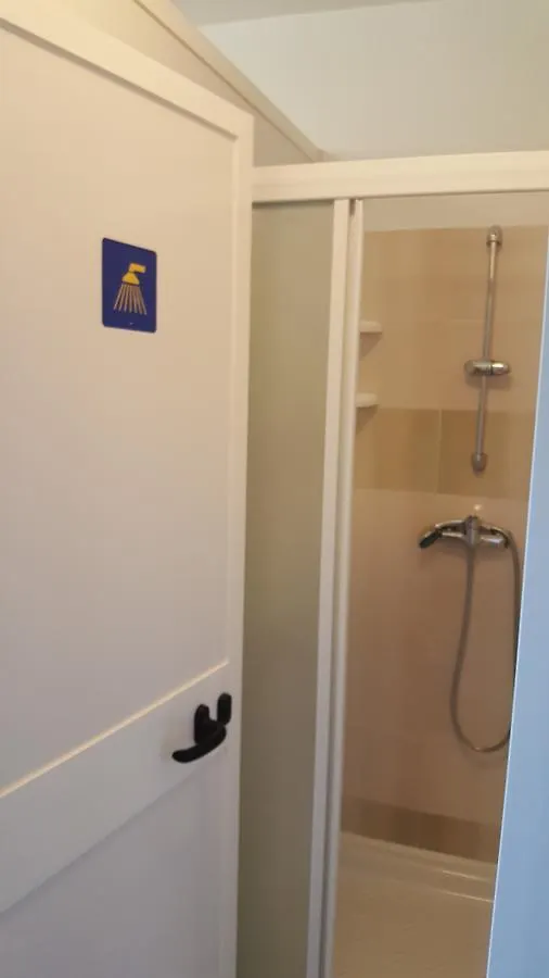 Youth Hostel Pinesta Novigrad Istria كرواتيا